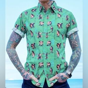 Run & Fly Sumo Wrestler Short Sleeve Mens Button Down Green Shirt size Small